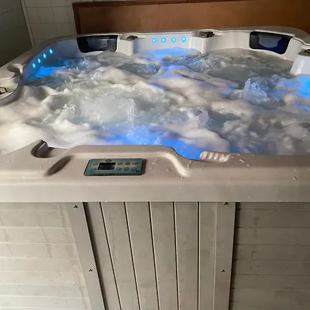 Royale Avec En Options Jacuzzi, Diner Aux Chandelles Et Petit Dejeuner شقة فندقية فاوفيرت